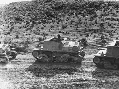 Column of Semovente da 47/32 1943