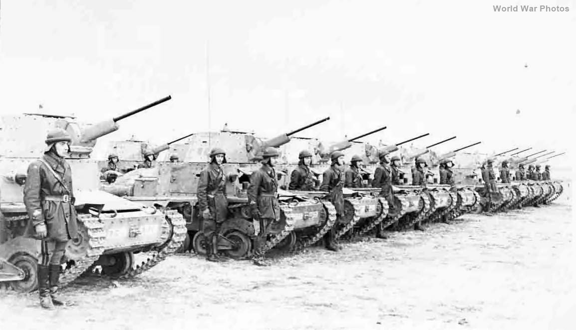 L6/40 tanks Provence 1942
