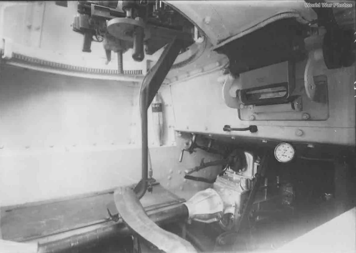 L6/40 interior