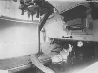L6/40 interior