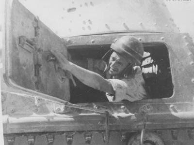 Italian Army tank crew