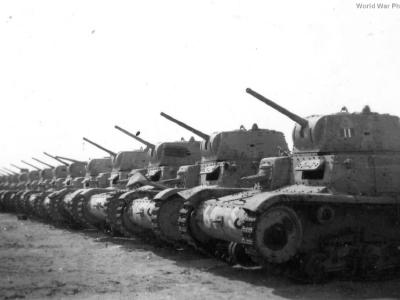 M13/40 tanks lined up