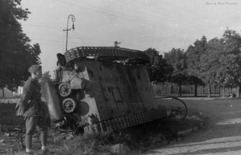 Destroyed German M15/42 of the PzAbt 202 1944