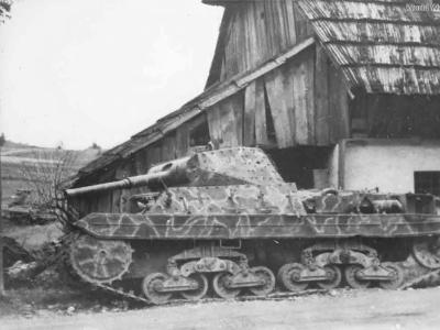 P40 121 Austria 1945