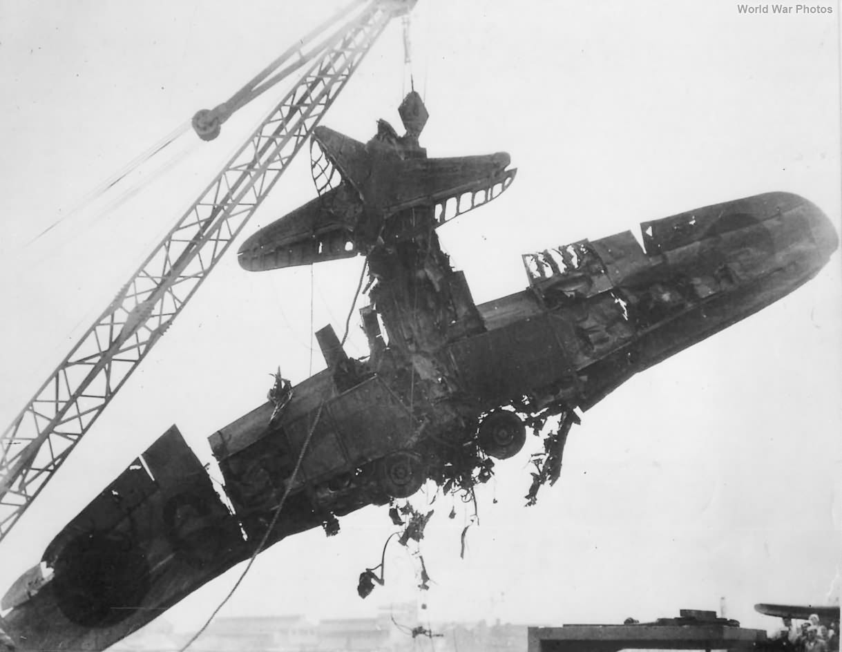 Wreckage of B5N „Kate” from Kaga flown by Lt Mimori Suzuki Pearl Harbor