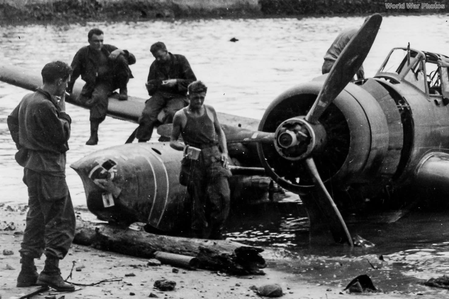 E13A Jake Palawan 1945