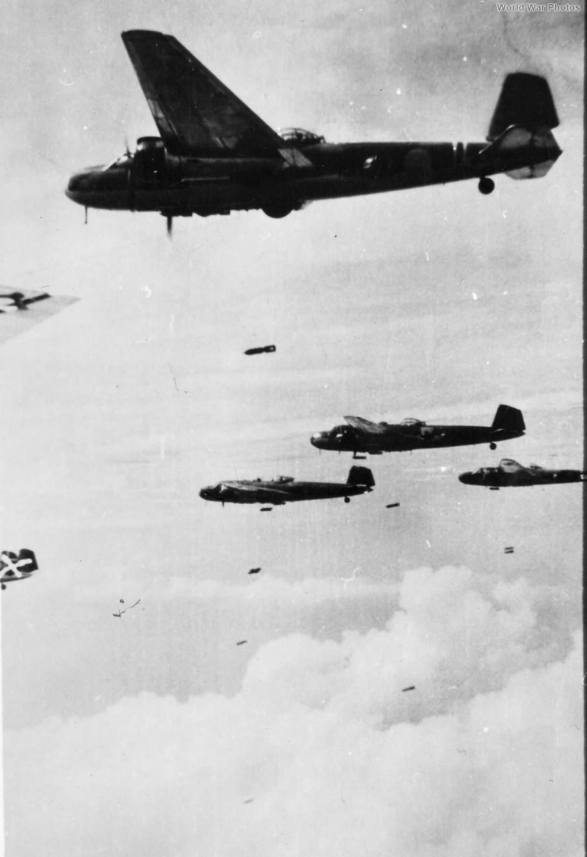 Mitsubishi G3M2 in flight