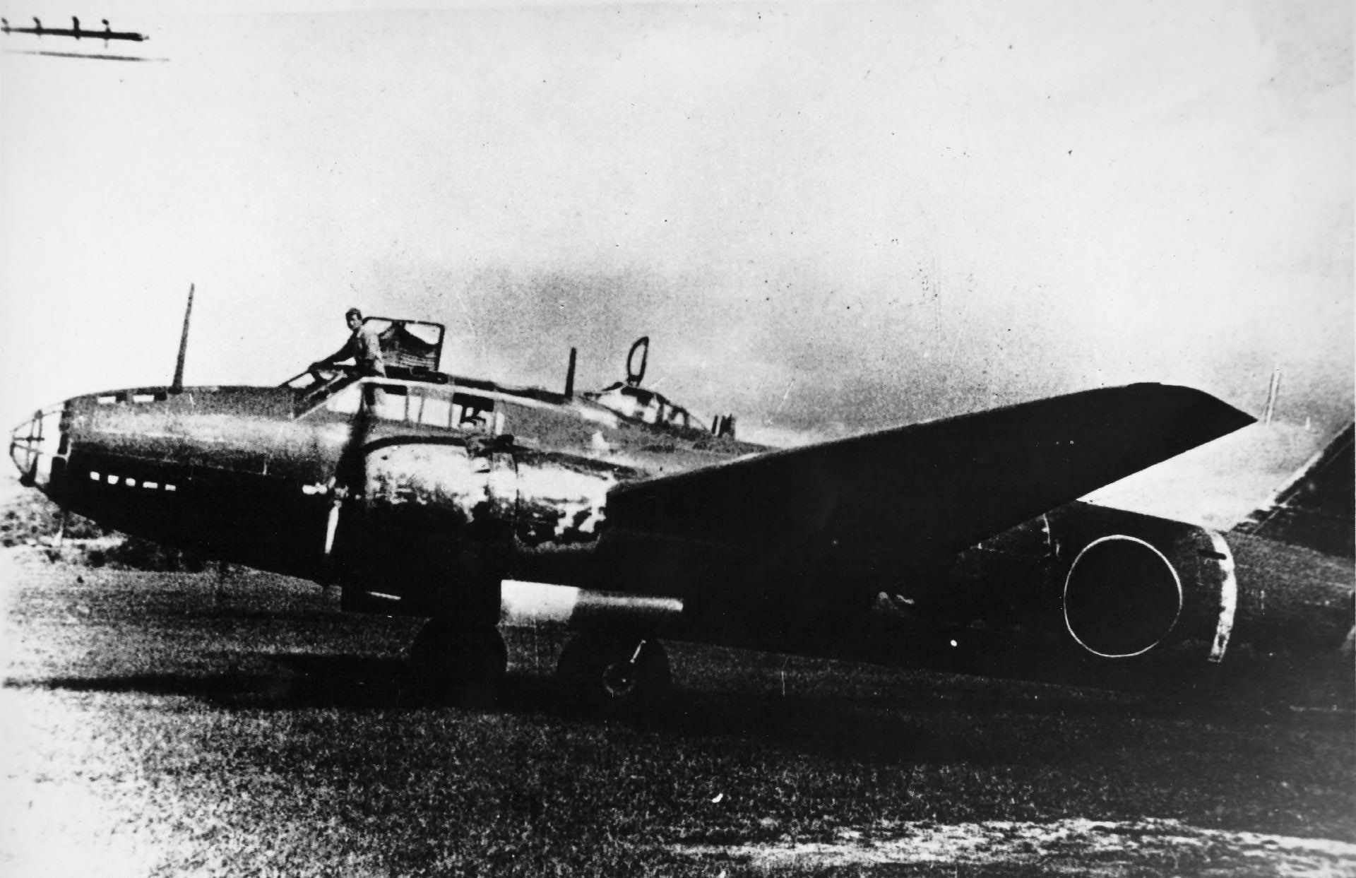 Mitsubishi G4M1 Betty bomber