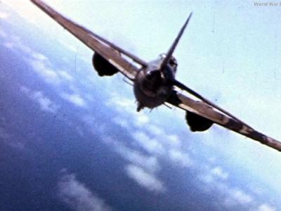 VF-17 gun camera: G4M carries MXY7 Ohka May 1945 2