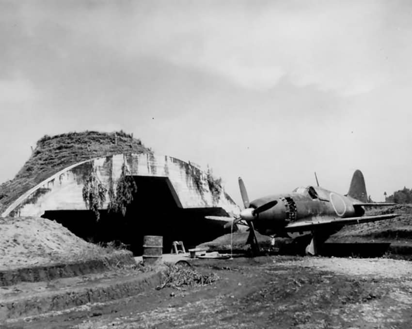 J2M Raiden Jack japanese interceptor fighter at Atsugi air base 1945