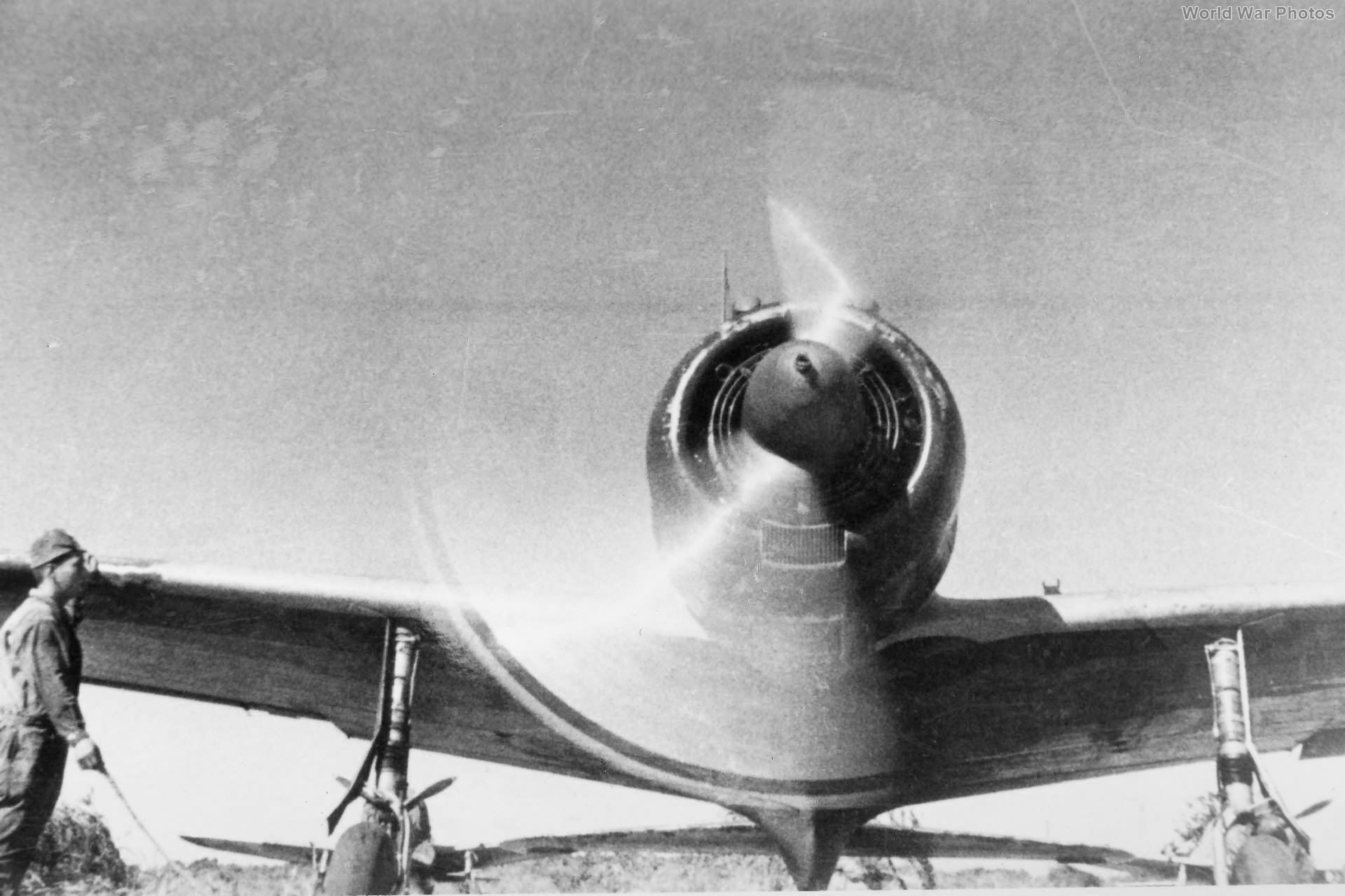 Nakajima Ki-43-I warming up its engine