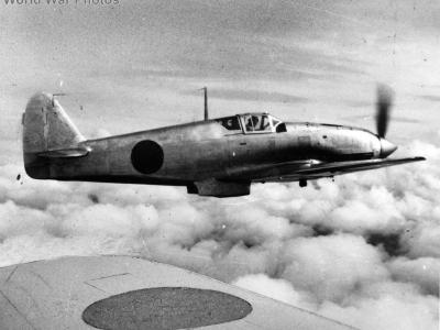 Early Ki-61 in flight 1942