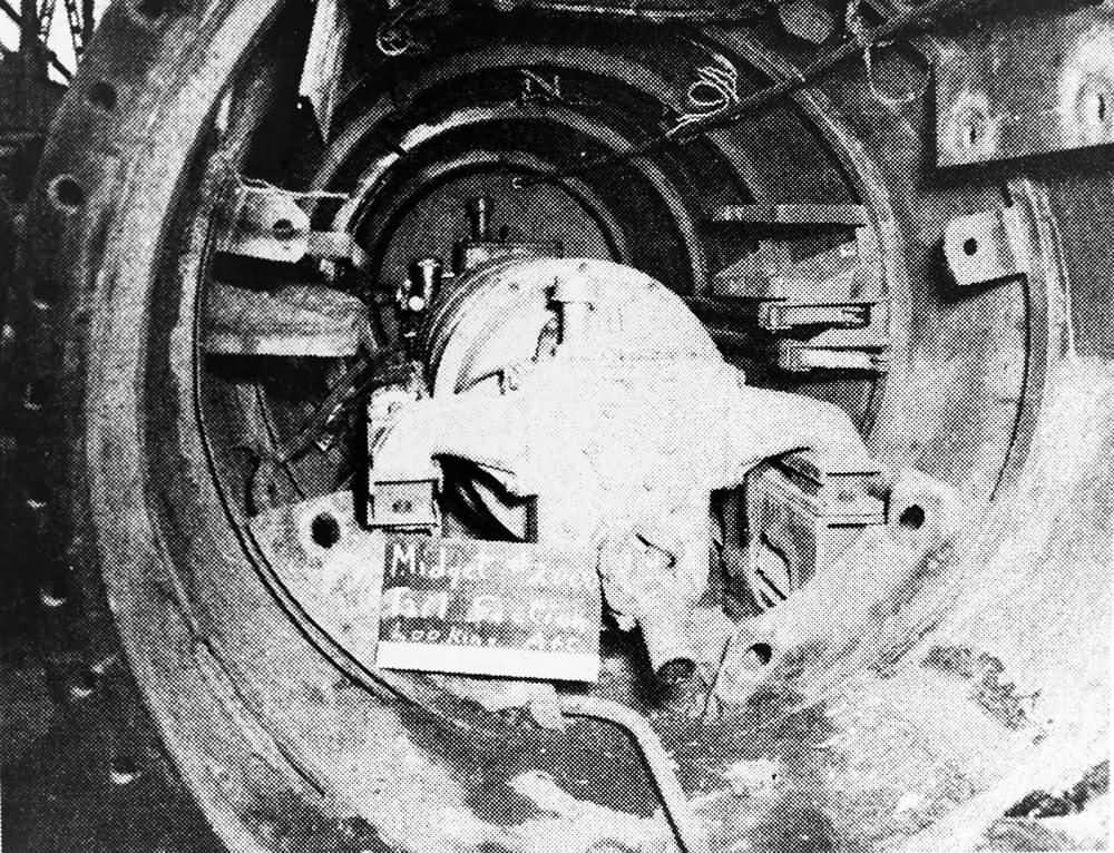 Kairyū-class submarine midget submarine nr 2000 View inside the tail section 1945