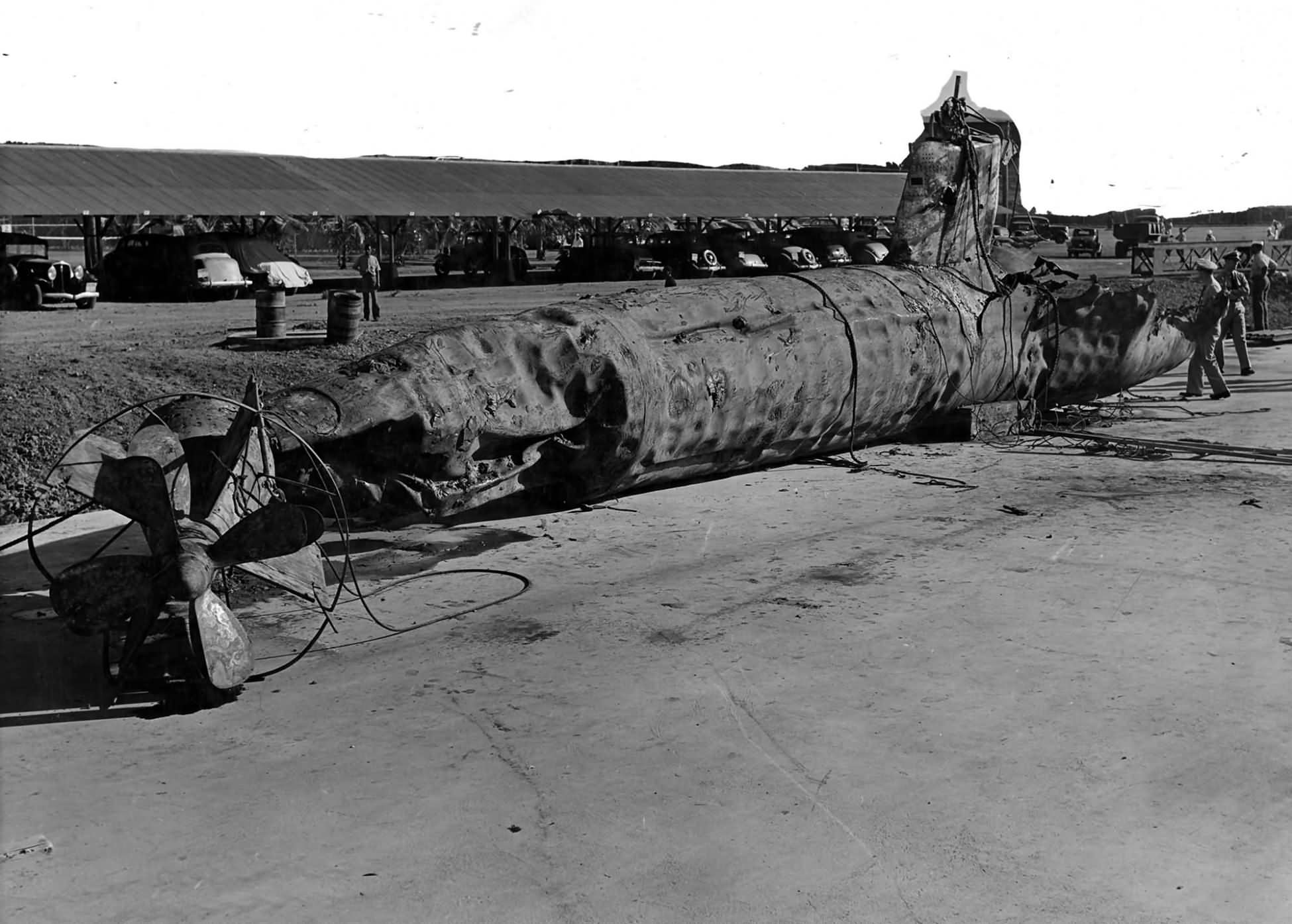 Type A Kō-hyōteki class midget submarine at the Pearl Harbor Navy Yard in December 1941