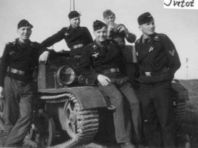 German tankers with Gepanzerter Maschinengewehrträger Bren 731(e)