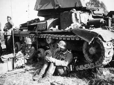 A9 tank and wehrmacht radio team
