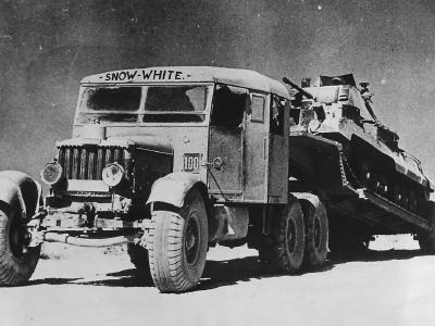 Scammell Pioneer tank transporter named „Snow White” with A9 tank 1941