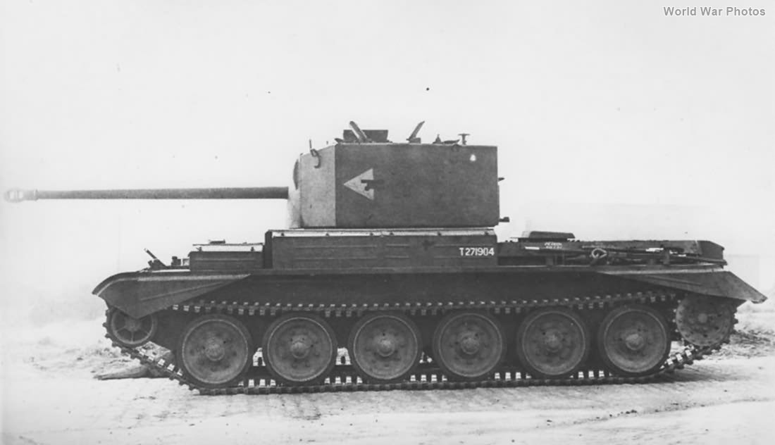 Challenger tank T271904