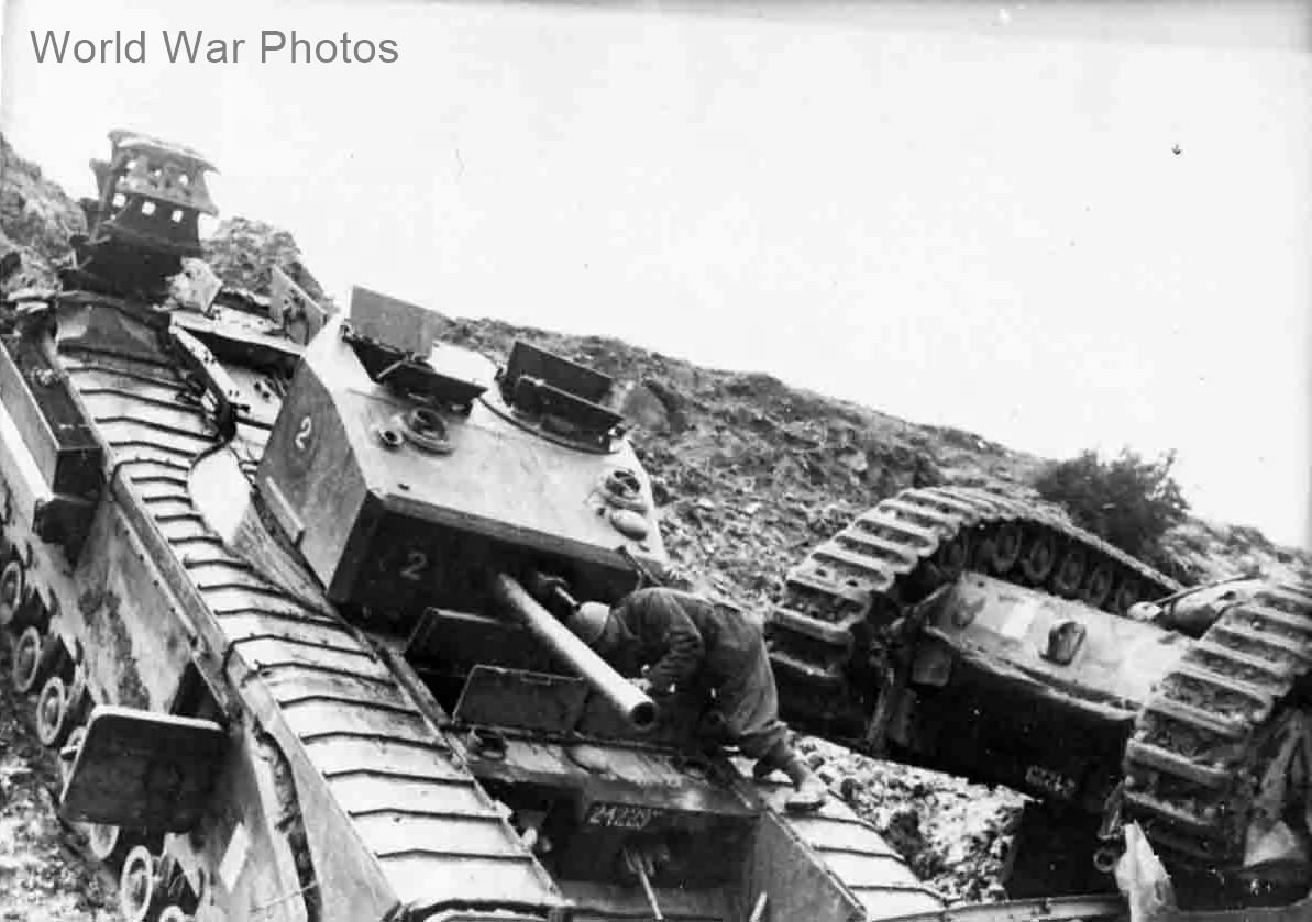 Churchill Mk III and Bersaglieri in Tunisia 1943 2