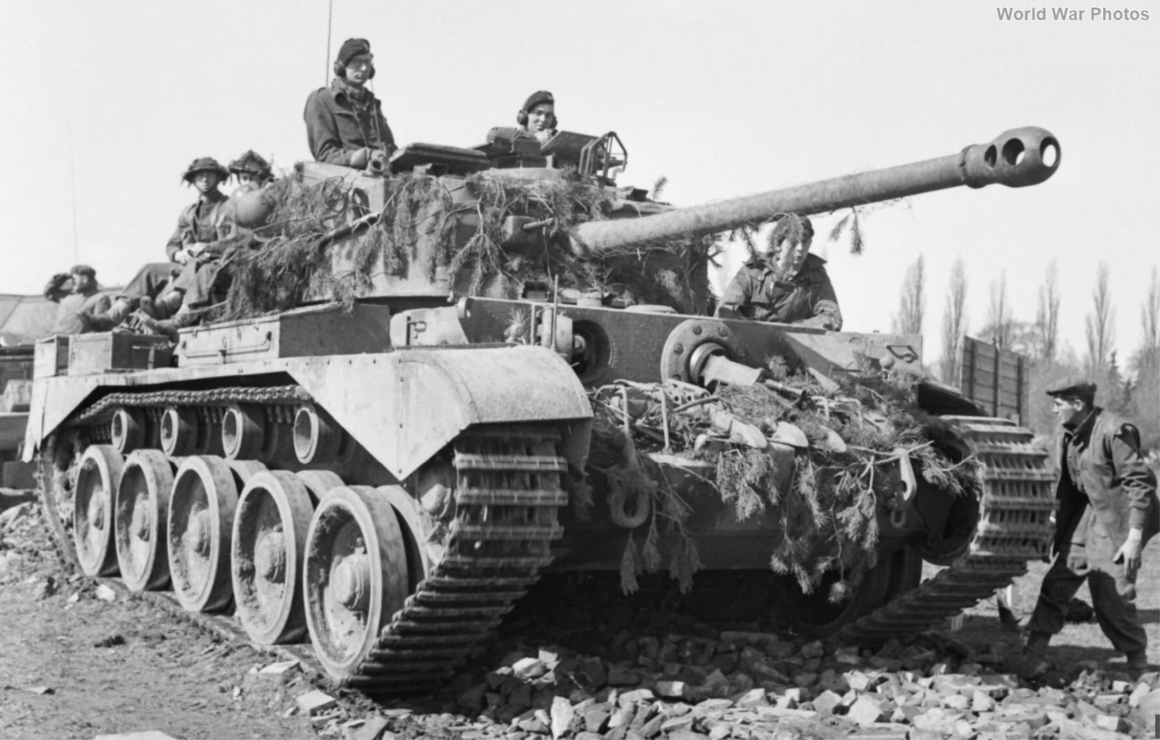 Comet of 2nd Fife and Forfar Yeomanry Petershagen 7 April 1945 3