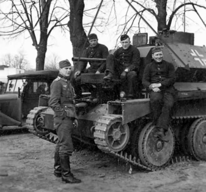 German tank A13 Mk II (Cruiser Tank Mk IV) with crew