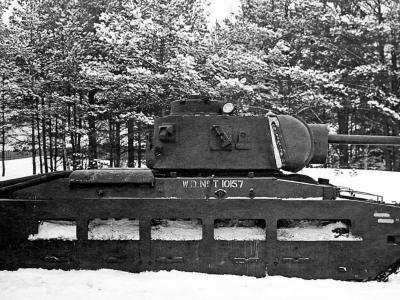 Matilda Mk III rearmed with the Soviet 76mm gun F-96 December 1941