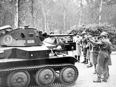 Gen Sir Alan Brooke inspecting a Tetrarch T9281 at the Army Staff College 6 January 1941