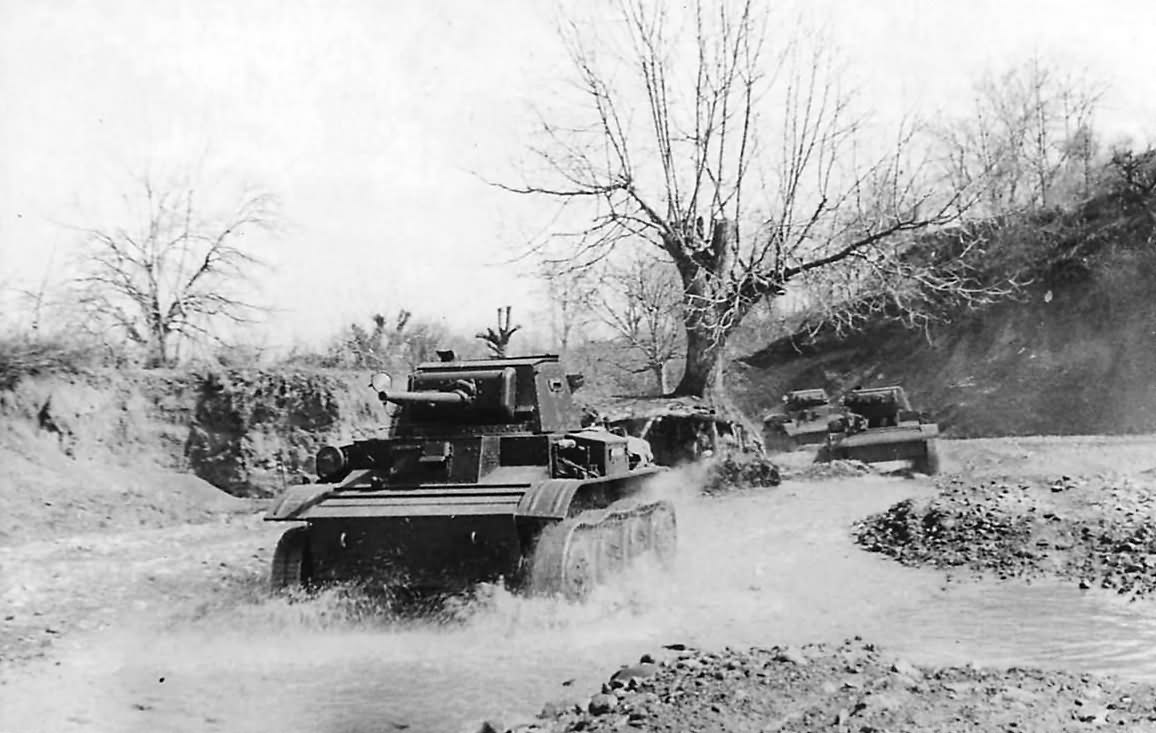 Soviet Mk VII Tetrarch Tanks (Виккерс VII)