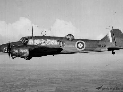Anson I N5331 in Flight 6 OAFU 1940 5