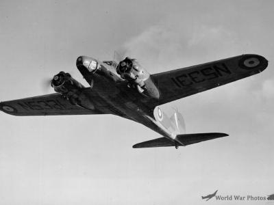 Anson I N5331 in Flight 6 OAFU 1940 6