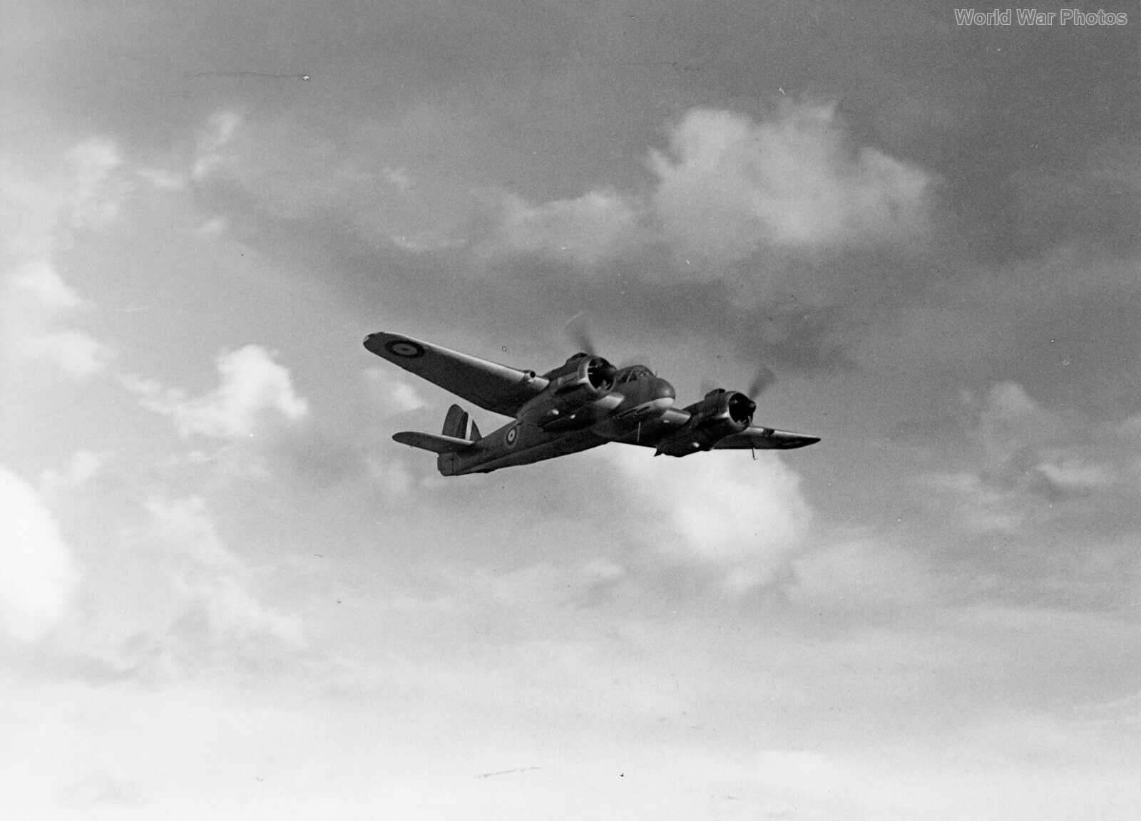 Bristol Beaufighter R2069 25 Sqn