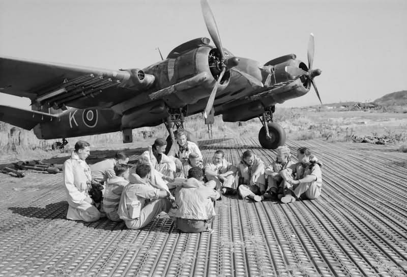 Beaufighter Mk X and crews of No 16 Squadron SAAF and No 227 Squadron