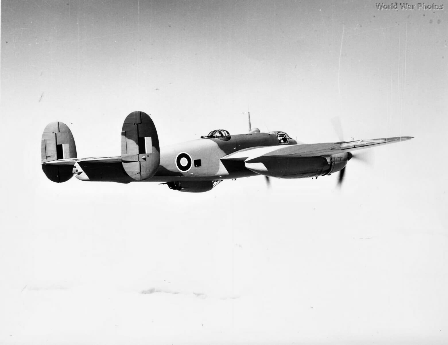 Bristol Buckingham B.I KV310 in flight