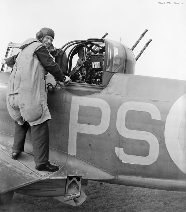 Defiant Gunner 264 Squadron RAF