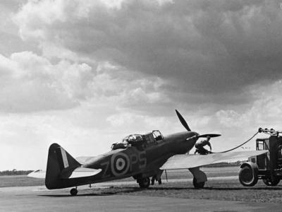 Defiant L7025 PS-Z being refuelled