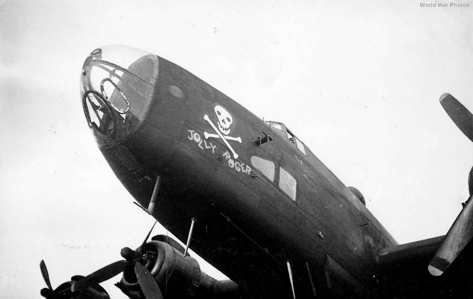Handley Page Halifax III Joly Roger