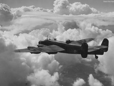 Halifax II Series I W7676 TL-P of No. 35 Squadron RAF