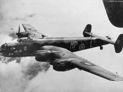 Halifax I Series 1 L9530 MP-L of No. 76 Squadron RAF