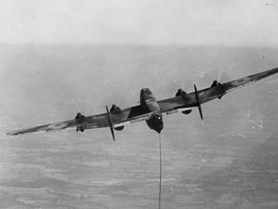 Halifax towing Horsa glider