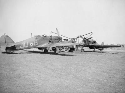 Groundcrew refuelling Hurricane Mk I L2001