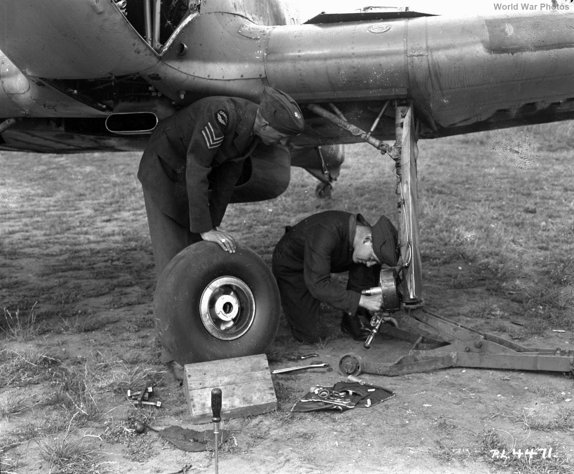 Hurricane landing gear maintenance