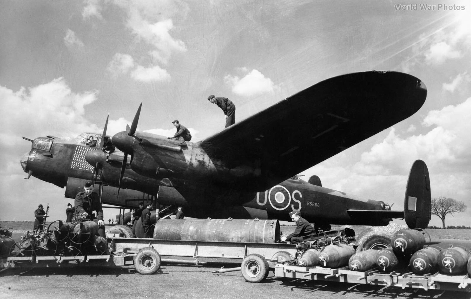 Avro Lancaster B I R5868
