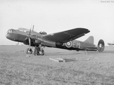 Manchester L7279 EM-B of No. 207 Squadron RAF