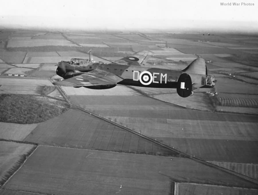 Avro Manchester L7284 EM-F of No. 207 Squadron RAF 1941