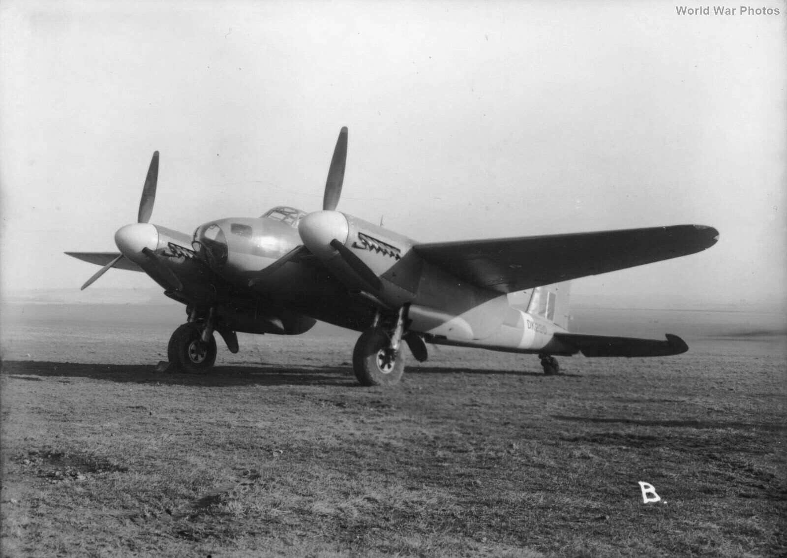 DH Mosquito B.IV Series II DK290