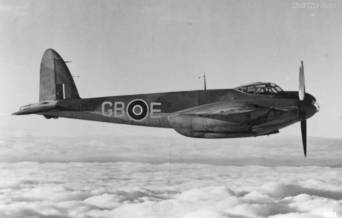 Mosquito B IV DZ353 105 Sqn in flight