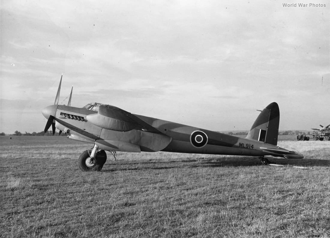 de Havilland Mosquito Mk IX ML914 2