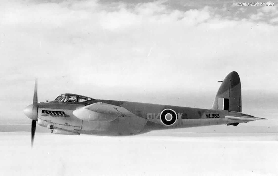 Mosquito XVI ML963 8K-K 571 Sqn 3