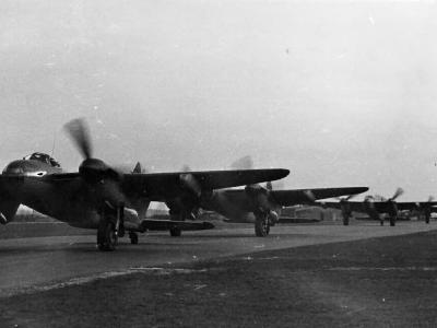 Mosquito take off for Berlin raid