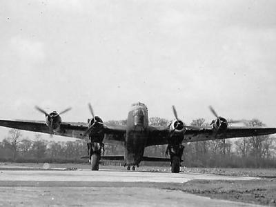 Short Stirling coded XT-M of No. 1657 HCU RAF